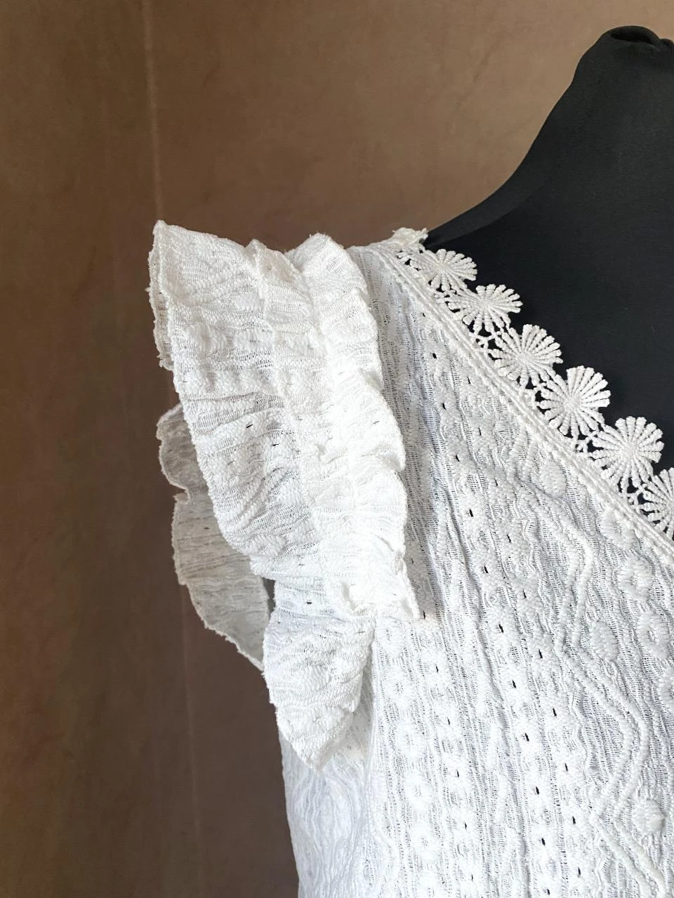 Bohemien witte blouse met florale kant – Ruches mouwen – photo 4